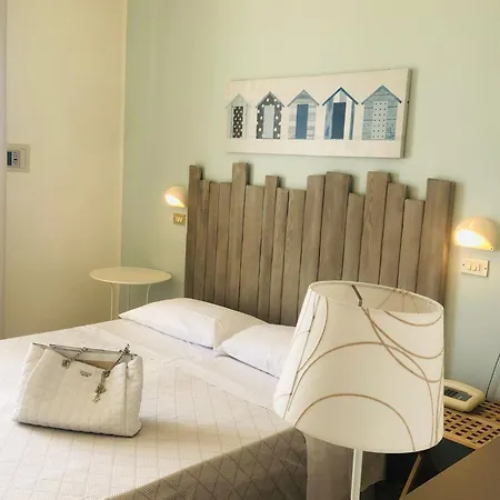 Via Mare מלון 3*