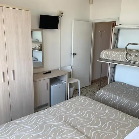 מלון Via Mare 3*